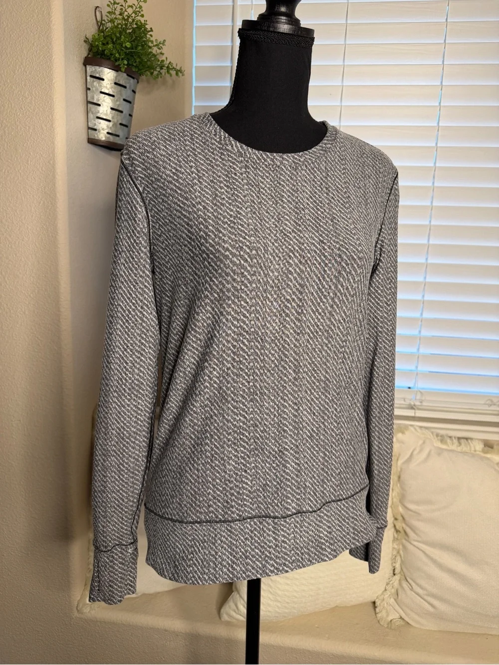 Lululemon Rush Hour Long Sleeve Activewear Top Thumbhole Pullover